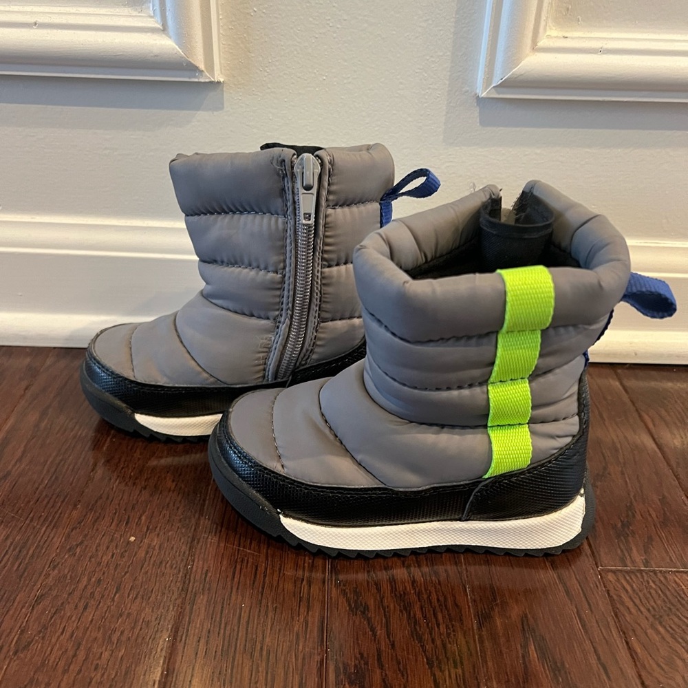 Toddler winter snow boots size 7 - Picture 1 of 5